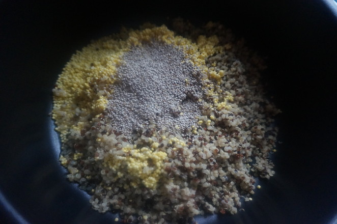 Nutritious and Delicious Healthy Porridge for Clearing The Intestines and Nourishing The Stomach-chia Seed Quinoa recipe