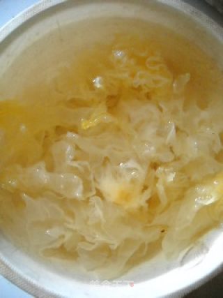 Chinese Wolfberry and Sago White Fungus Soup recipe