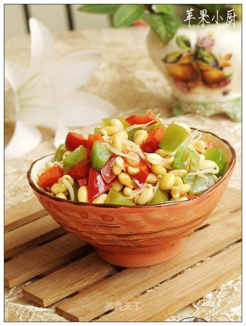 Soy Bean Sprouts Mixed with Diced Lettuce recipe