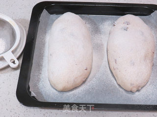 Rich and Rich Taste~【whole Wheat Cranberry Cheese Soft European】 recipe