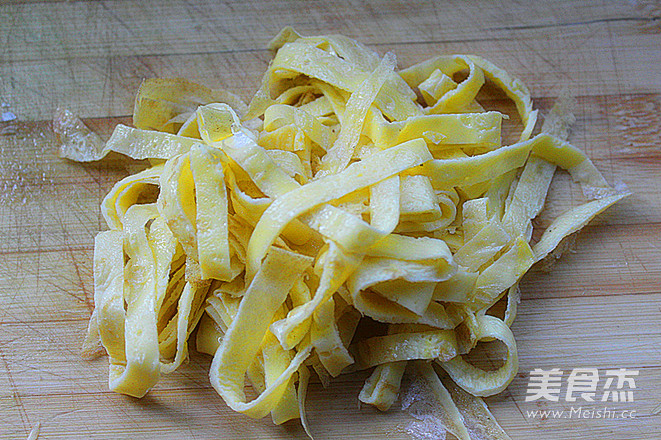 Green Bamboo Shoots Cold Egg Shreds recipe