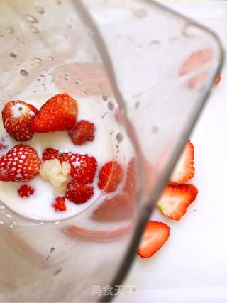 Mint Strawberry Milkshake recipe