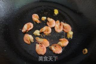 Stir-fried Arctic Shrimp with Garlic Seedlings recipe