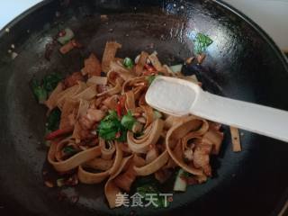 Stir-fried Bean Curd with Pork and Green Vegetables recipe