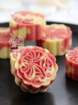 Stunning and Festive Red Yeast Two-color Mung Bean Cake recipe
