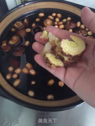 Braised Pork Knuckles with Mushrooms and Peanuts recipe