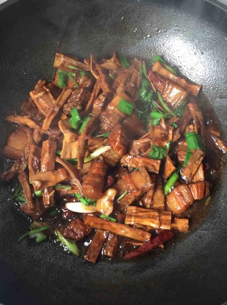 Braised Pork and Dried Bamboo Shoots recipe