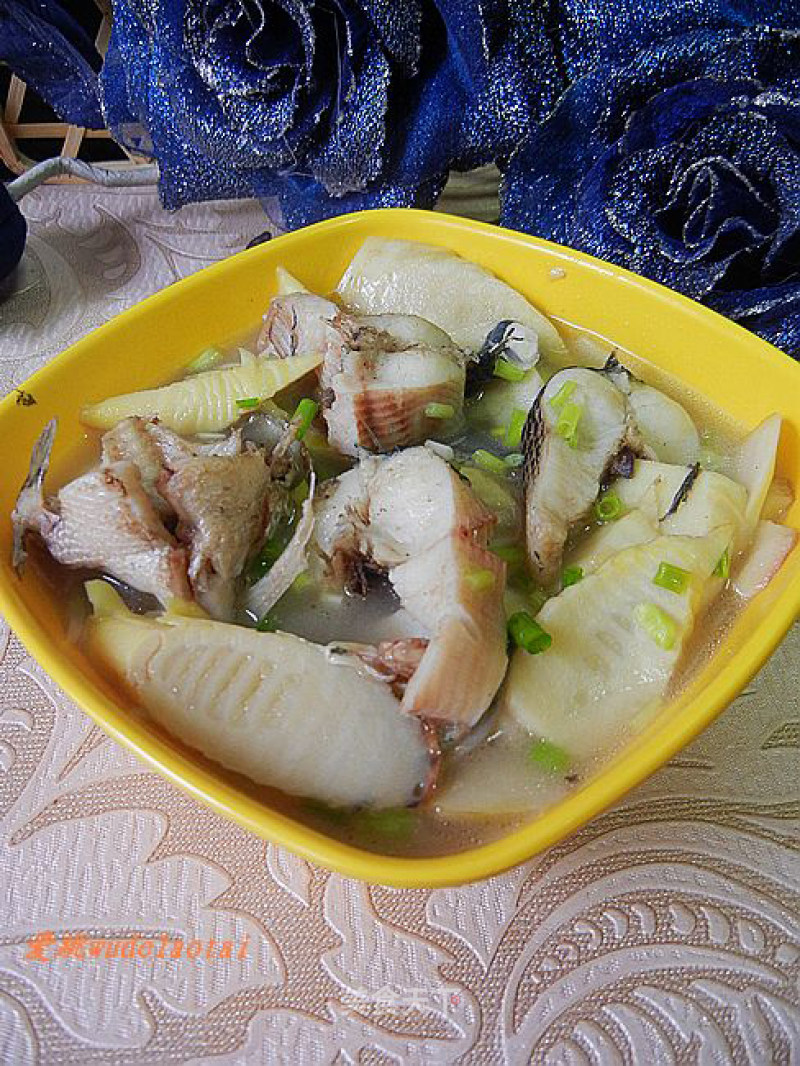 Spring Bamboo Shoots Black Fish Soup recipe