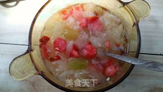 Fresh Tremella Fruit Soup recipe