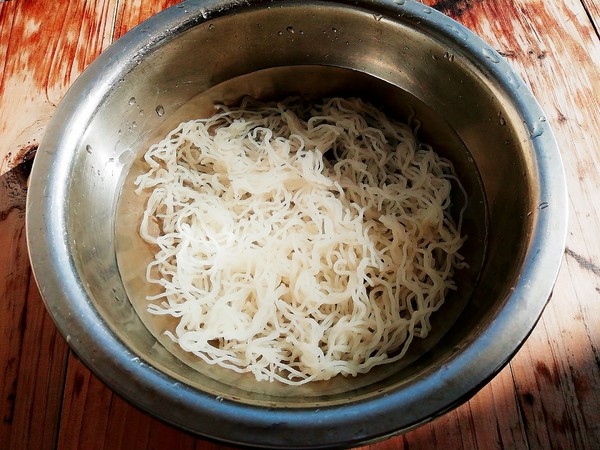 Hot and Sour Rice Noodles recipe