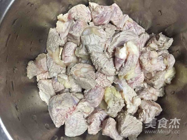 Beef Tendon Stewed with Radish recipe