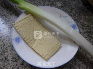 Stir-fried Dried Tofu with Green Onions recipe