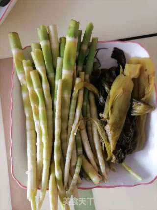 Fried Pickled Cabbage with Bamboo Shoots recipe