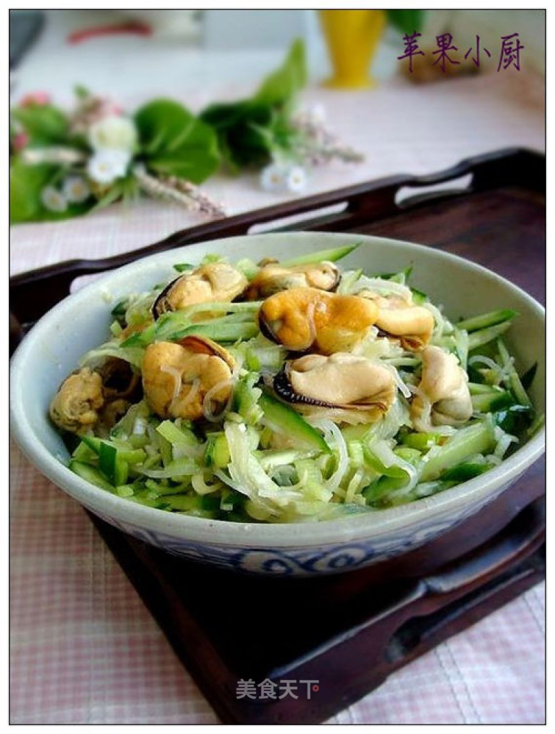 Cucumber Vermicelli Mixed with Sea Rainbow recipe