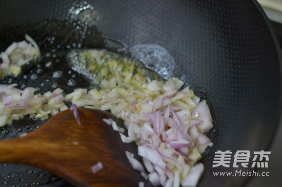 Braised Chicken Wings with Curry Chestnuts recipe