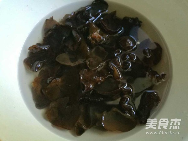 Black Fungus Pork Soup recipe