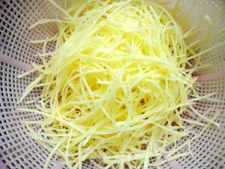 Love Home-cooked Stir-fry ------ Green Pepper and Potato Shreds recipe