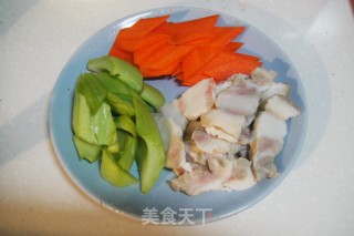 Twice-cooked Pork Topped with Butterfly Noodles recipe