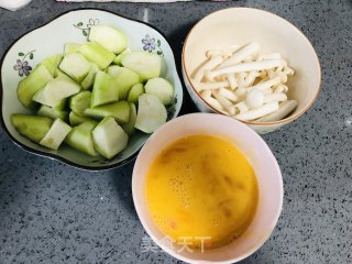 The Golden and Delicious Loofah, Egg, Mushroom Soup, Simple and Low-fat, The Whole Family Likes It recipe