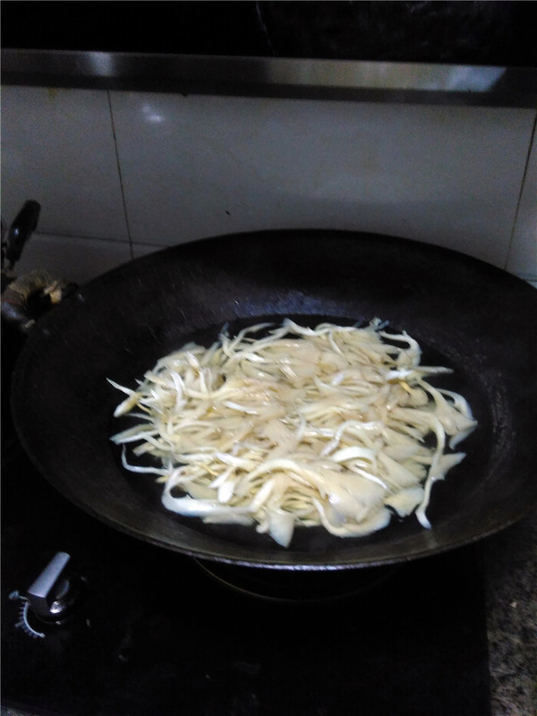 Cold Mushroom Noodles recipe