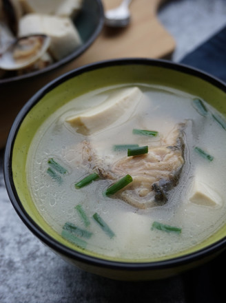 White Shellfish Head Tofu Soup
