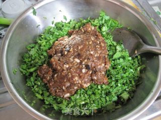 Garland Chrysanthemum Dumplings recipe