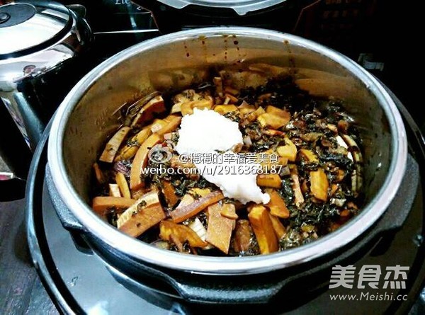 Pork and Bamboo Shoots with Mei Cai Kou recipe