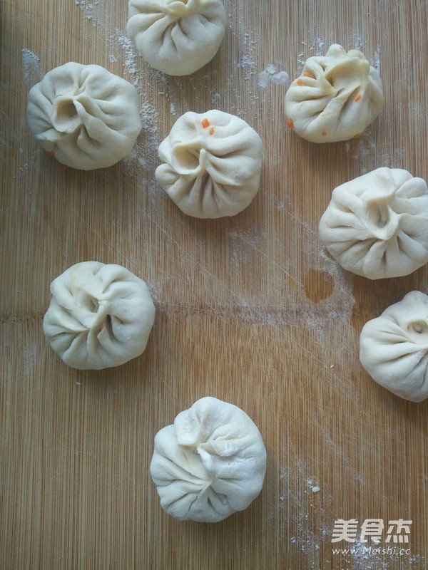 Carrots and Green Pepper Buns recipe