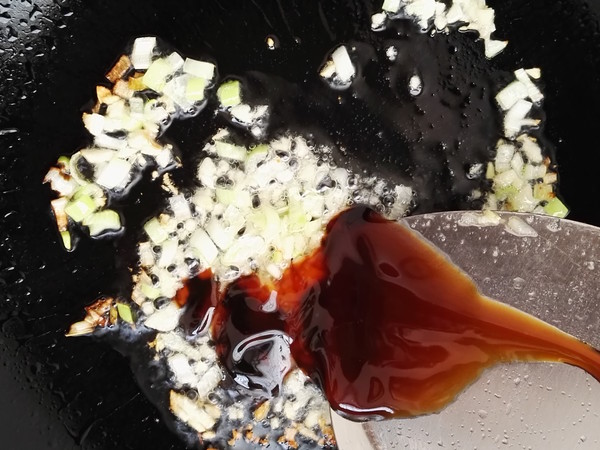 Stir-fried Loofah with Black Fungus recipe