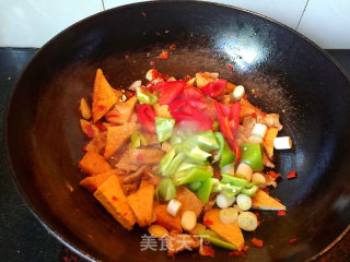 Homemade Small Stir-fry (fried Pork with Tofu) recipe