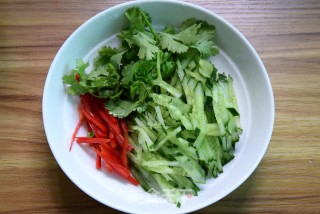 Cucumber Fungus Mixed with Enoki Mushrooms recipe