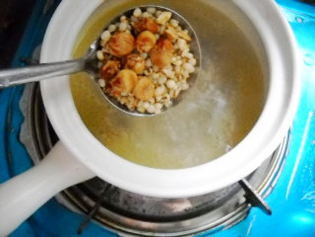 Stewed Chicken Soup with Ginkgo and Barley recipe