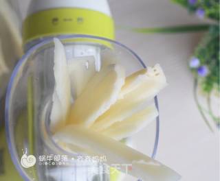 Fresh Lotus Root Pear Juice recipe