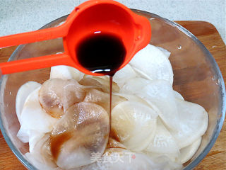 Crisp and Refreshing 【soy Pickled Radish】 recipe