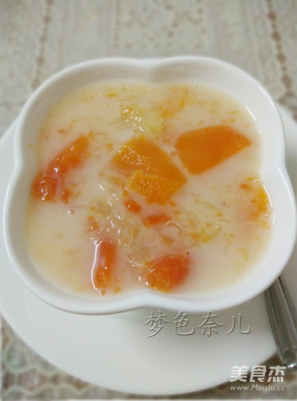 Fresh Milk White Fungus Papaya recipe