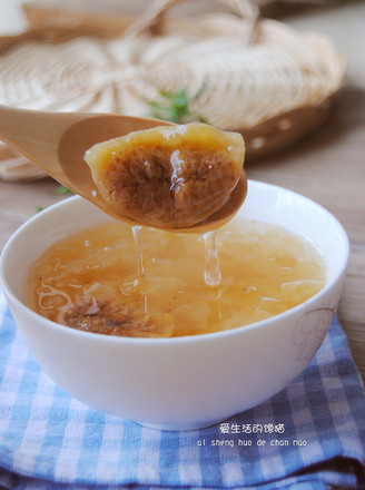 Fig and Peach Gum White Fungus Soup recipe