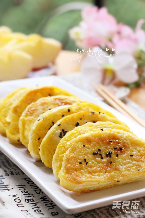 Egg Fried Steamed Bun Slices recipe