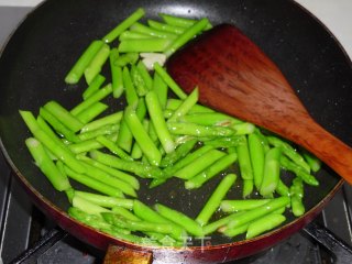 Asparagus and Lily Stir-fry recipe