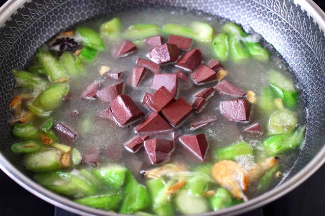 Stewed Pork Blood with Loofah and Shrimp recipe