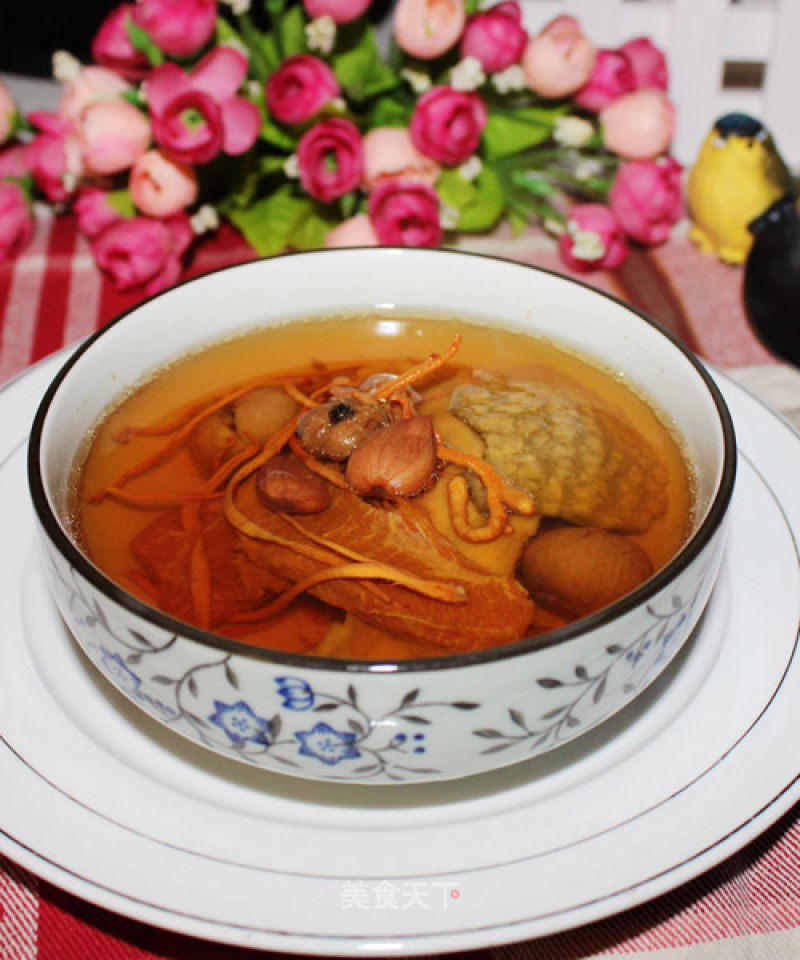 Stewed Lean Meat Soup with Dried Winter Grass Crocodile recipe