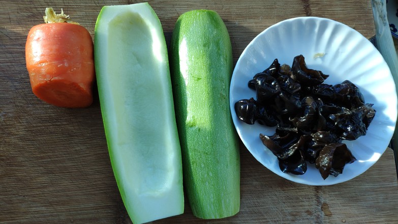 Fried Zucchini with Fungus recipe