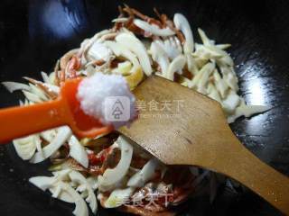 Stir-fried Flower Crab with Leishan recipe