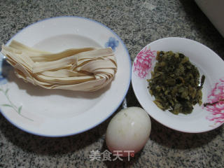 Noodles with Duck Eggs, Snow Vegetables recipe