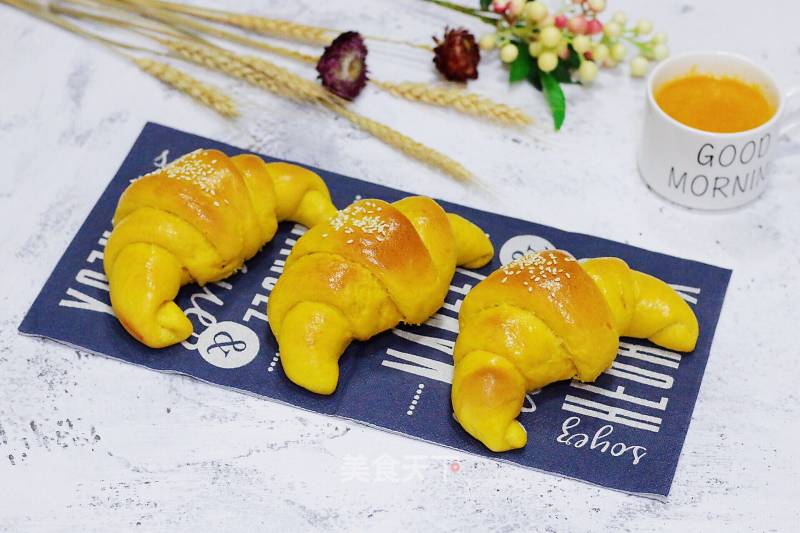 Whole Wheat Pumpkin Croissants recipe