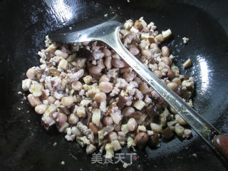 Minced Meat, Peanuts and Shiitake Mushroom Sauce recipe