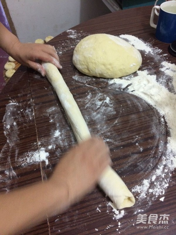 Sweet and Delicious Cornmeal Steamed Buns and Buns recipe