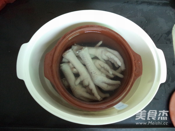 Black Bean Chicken Feet Soup recipe