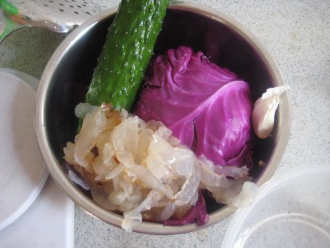 Purple Cabbage Mixed with Jellyfish recipe