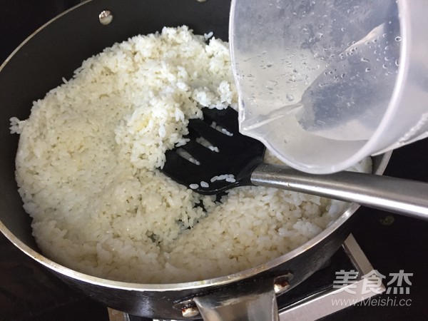 Polka Dot Omelet Rice recipe