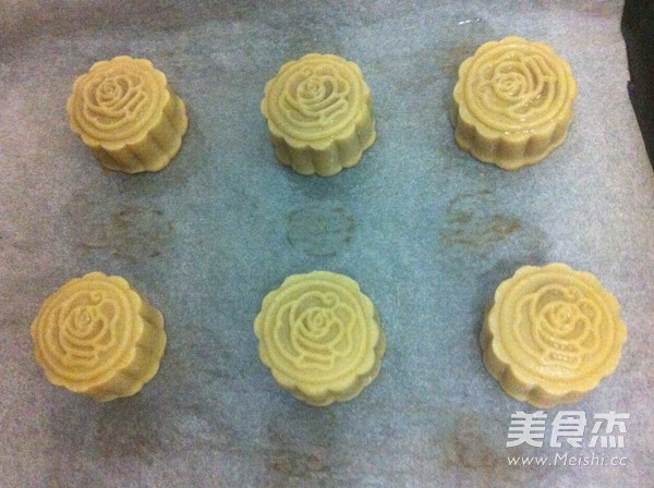 Lotus Paste Moon Cake recipe